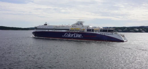 Color Line færgen SuperSpeed 1 i Kristiansand havn på vej til Hirtshals.