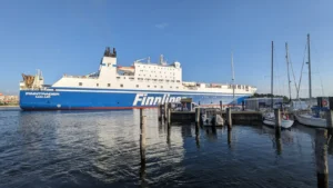 Finnlines Finnlines Færge Travemünde Finntrader på vej ind i havnen i .
