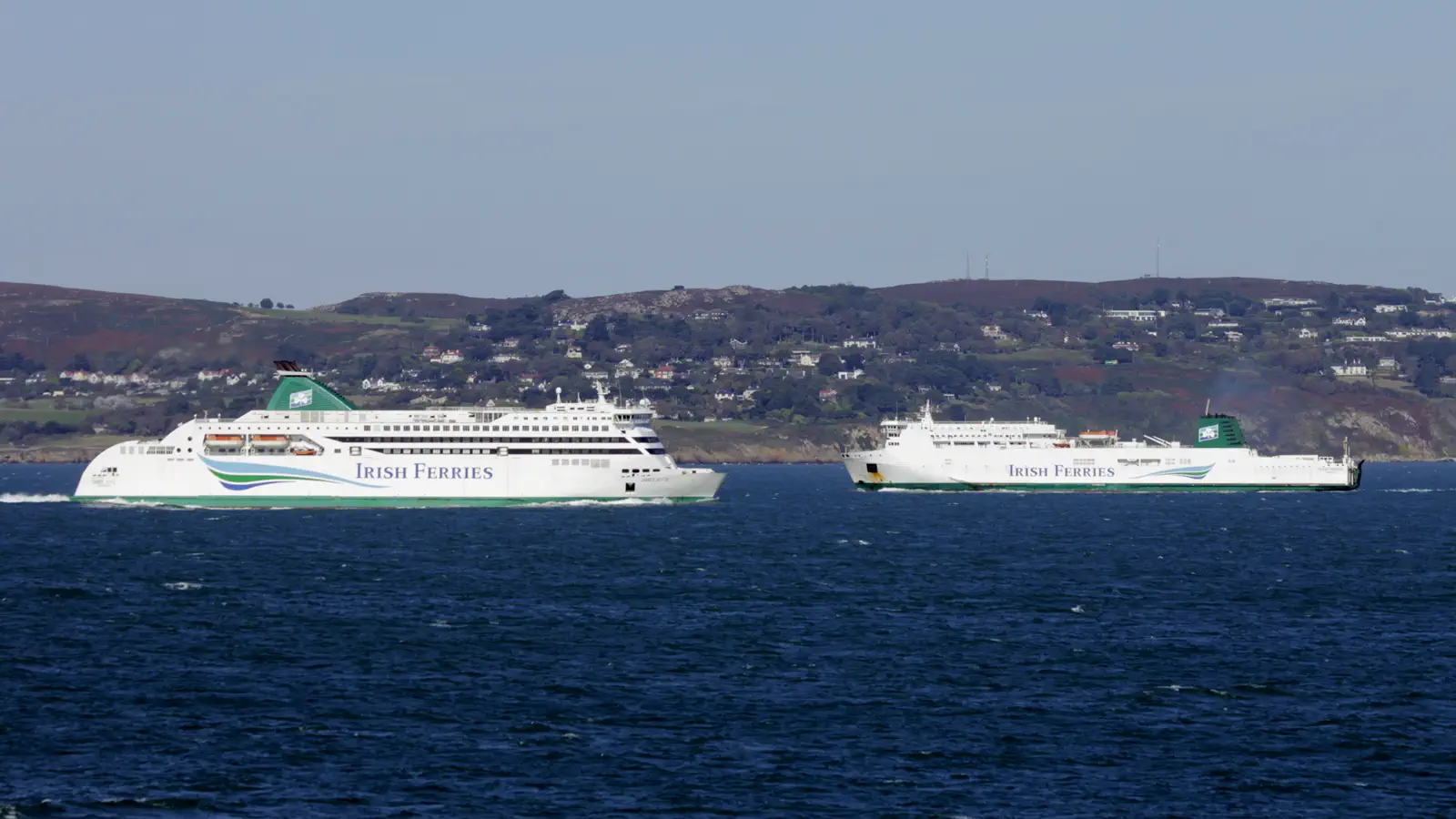 Irish Ferries' James Joyce- og Isle of Inishmore-færger sejler mellem Irland og England.