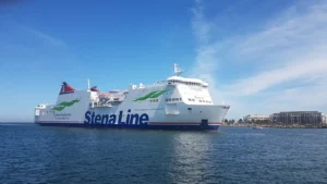 Stena Line Færge Mecklenburg-Vorpommern sejler ind i havnen i Rostock.