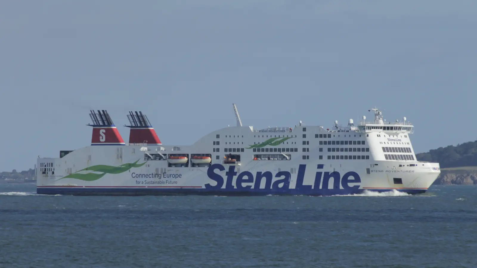 Stena Adveturer bruges til færgefarten mellem Holyhead i England og Dublin i Irland.