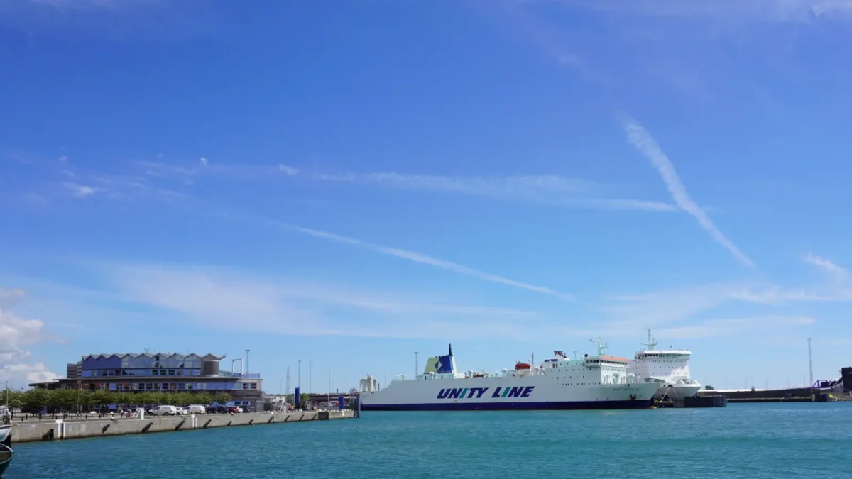 Færgehavnen i Ystad har plads til forskellige færger.